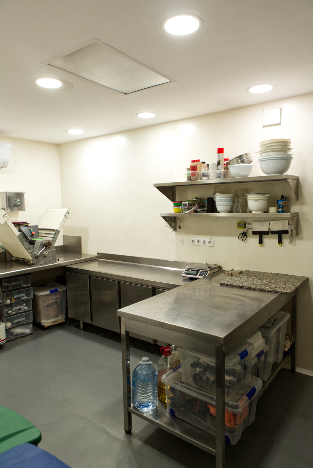 Delightcious Cake Shop Cafe