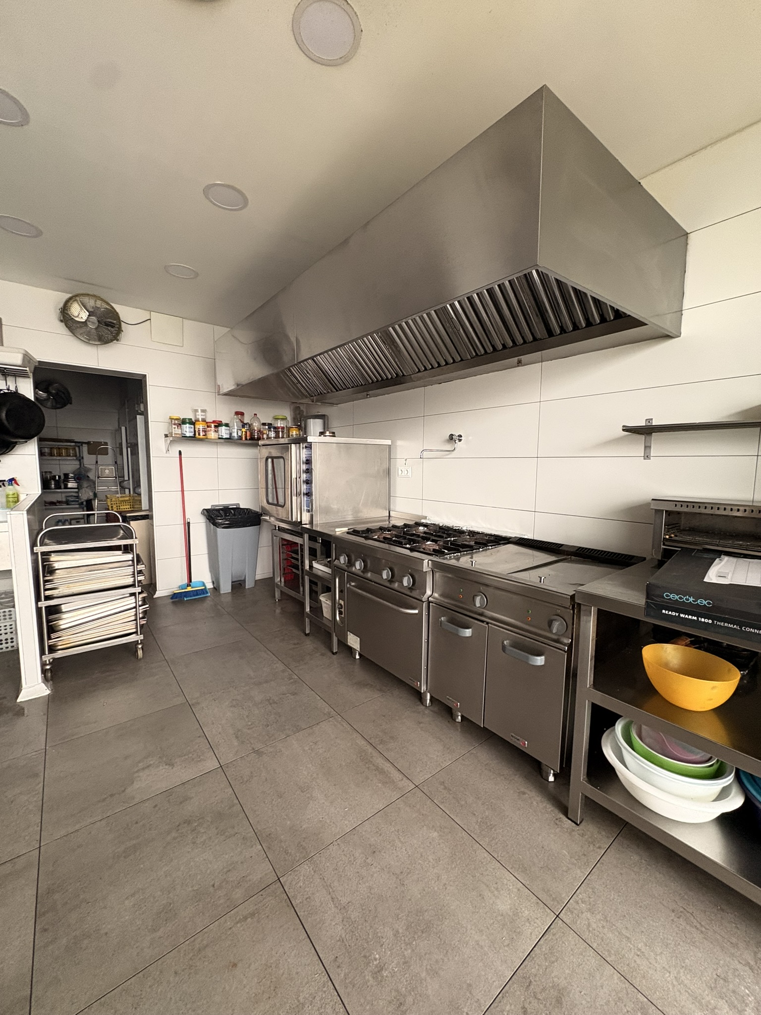 Rotissería en funcionamiento en Vilanova del Vallès