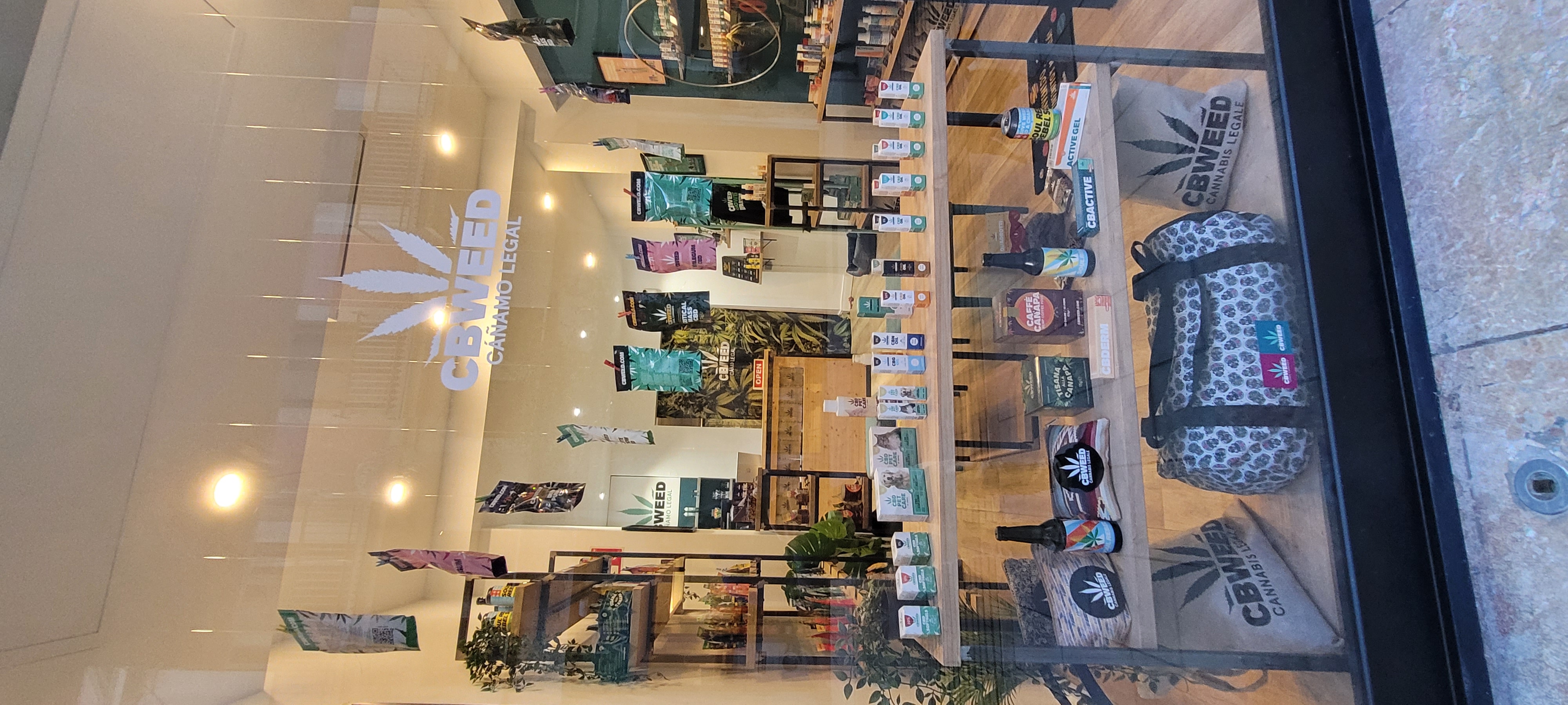 Traspaso de tienda de derivados de cáñamo en el centro de Palma