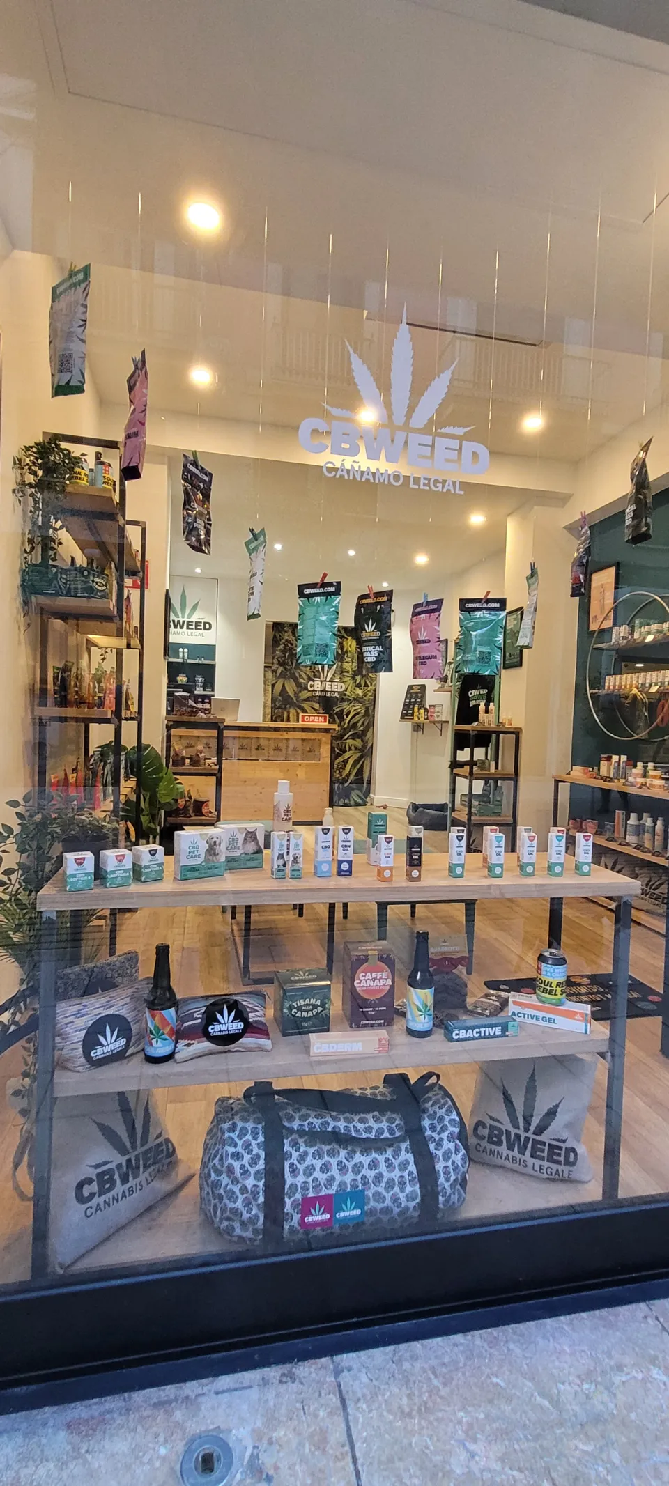 Tienda de derivados de cáñamo en traspaso en Islas Baleares
