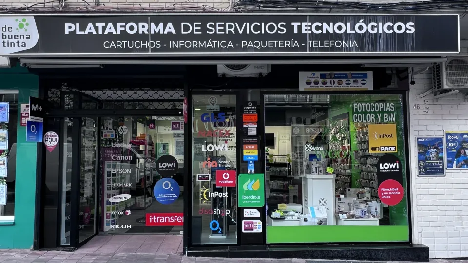 Tienda de informática y paquetería en traspaso en Madrid