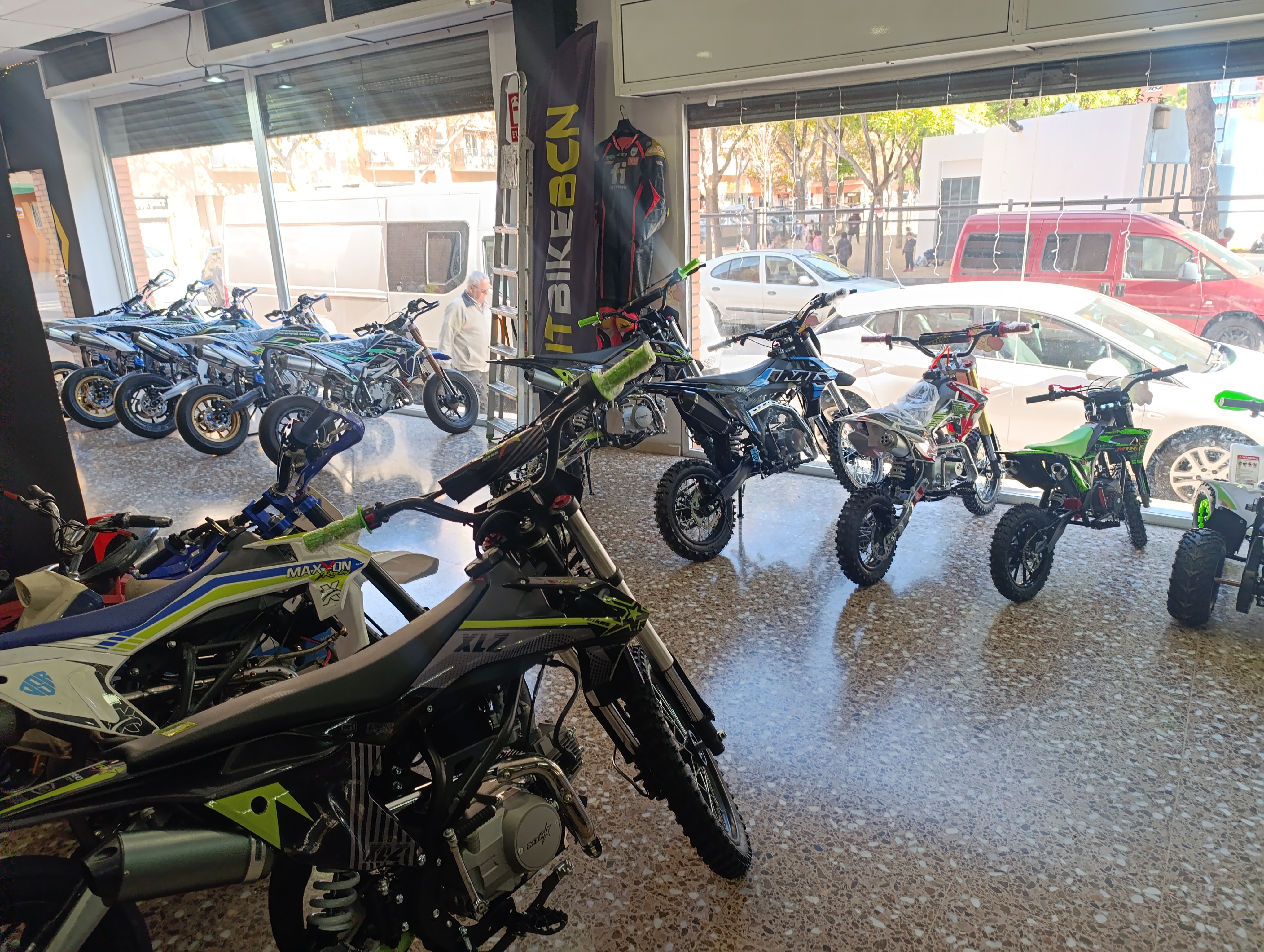 Traspaso de Taller y E-commerce Líder en Off-Road en El Prat de Llobregat