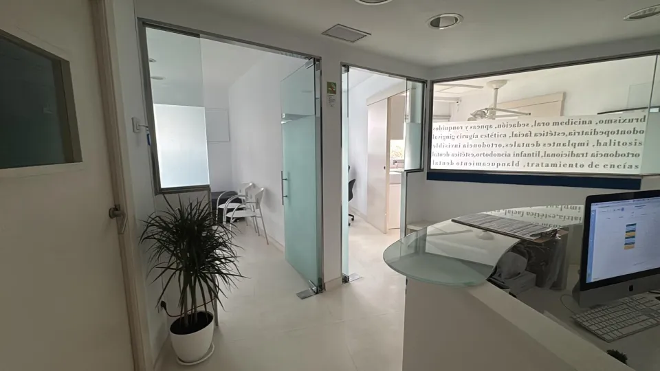 Clínica dental en venta en Barcelona