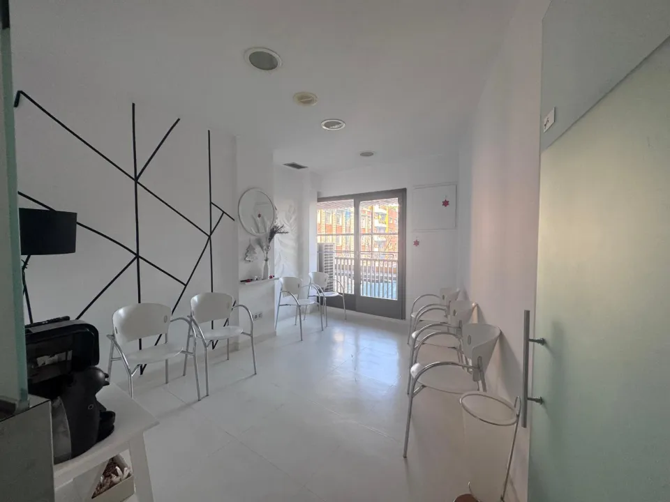 Clínica dental en venta en Barcelona
