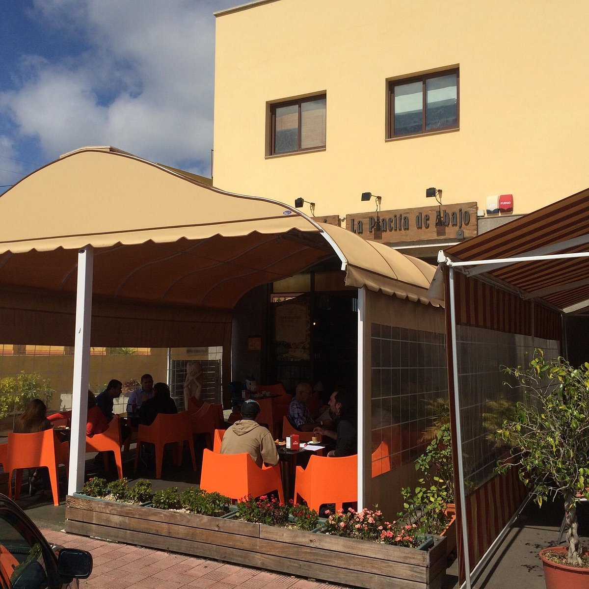 Cafetería Churrería 20 años de antigüedad 