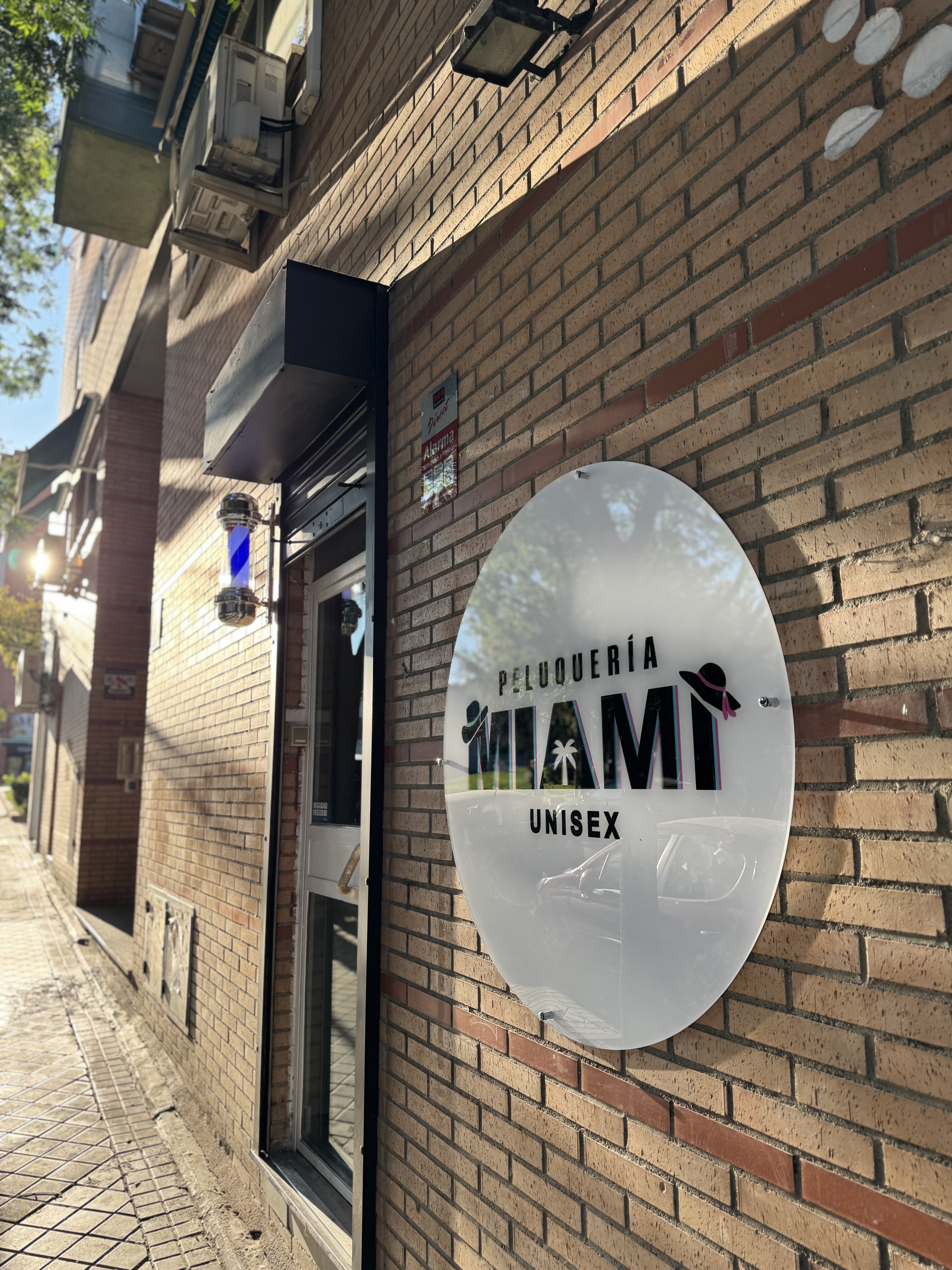 PELUQUERÍA MIAMI UNISEX