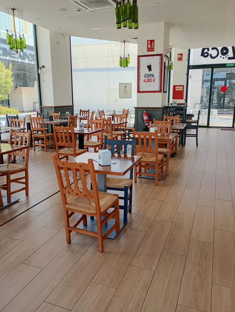 Traspaso de bar cafetería en Avenida ingeniero José luis prats 1, Sevilla