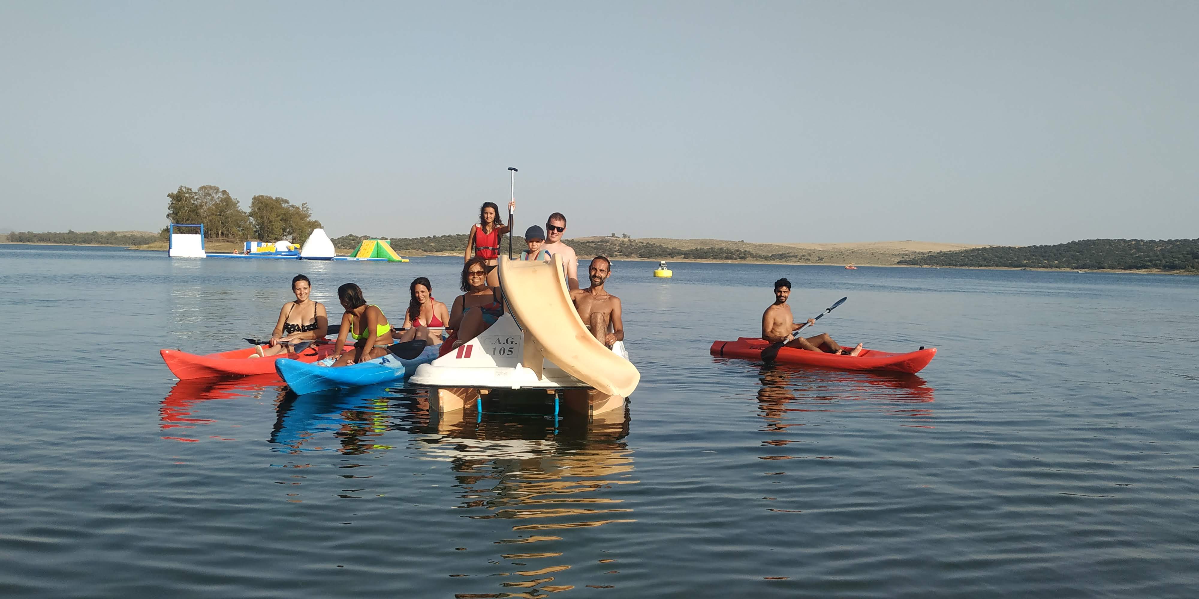 Venta de empresa de alquiler de kayaks y material náutico en Extremadura, España