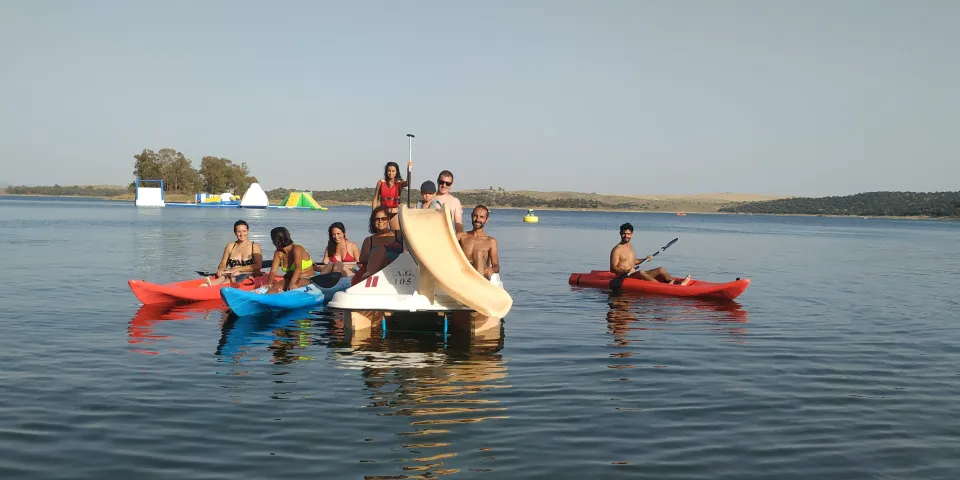 Venta de empresa de alquiler de kayaks y material náutico en Extremadura, España