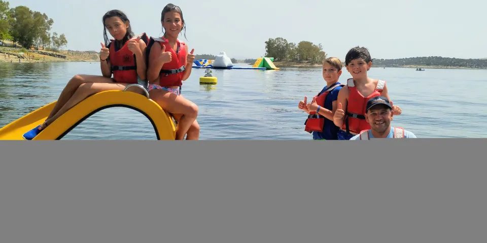 Venta de empresa de alquiler de kayaks y material náutico en Extremadura, España
