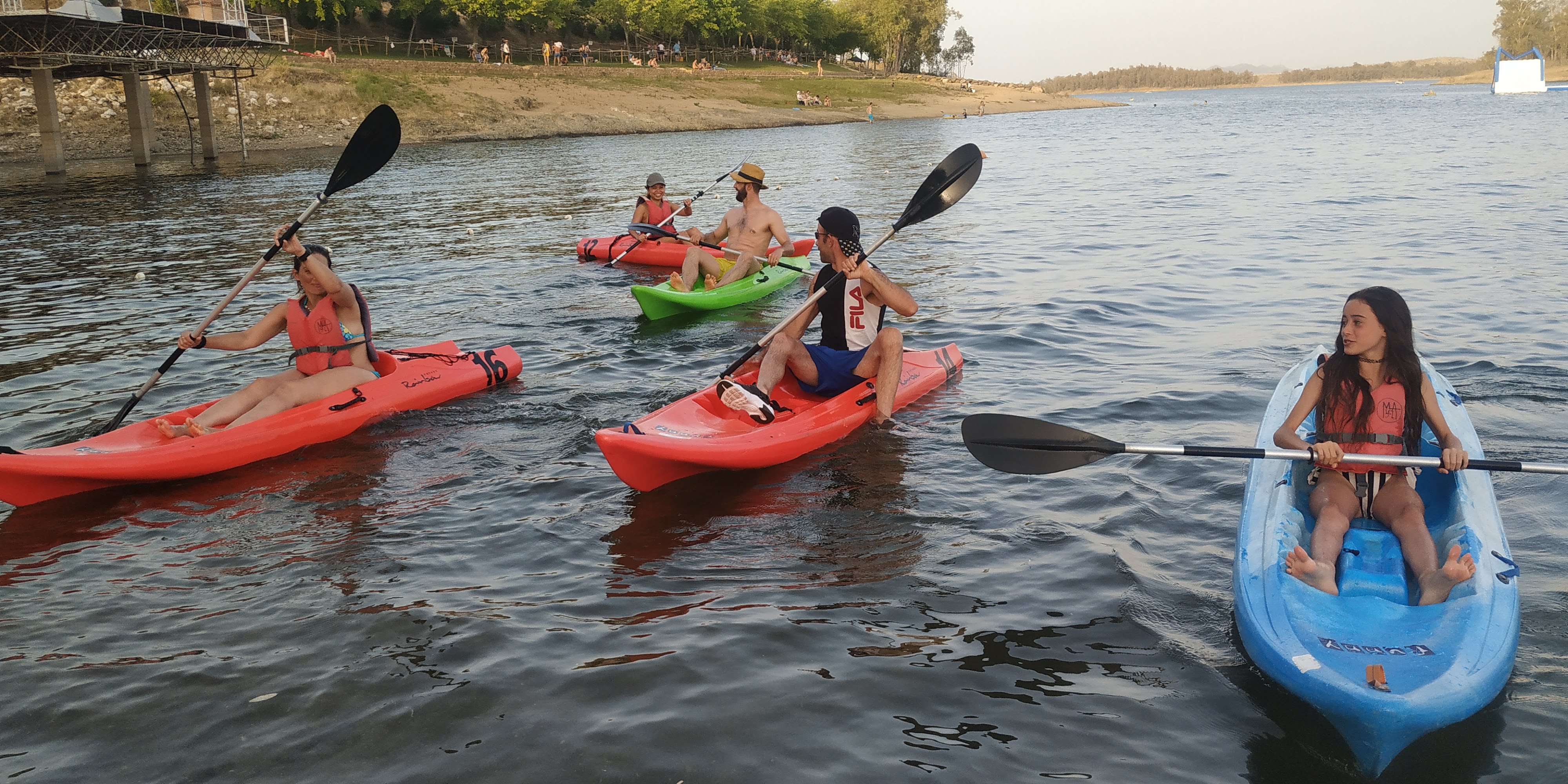 Venta de empresa de alquiler de kayaks y material náutico en Extremadura, España