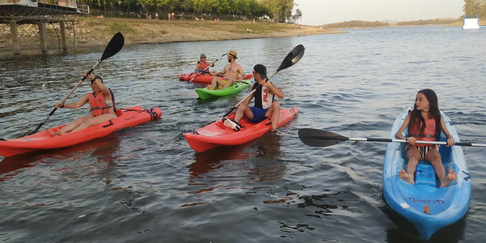 Venta de empresa de alquiler de kayaks y material náutico en Extremadura, España