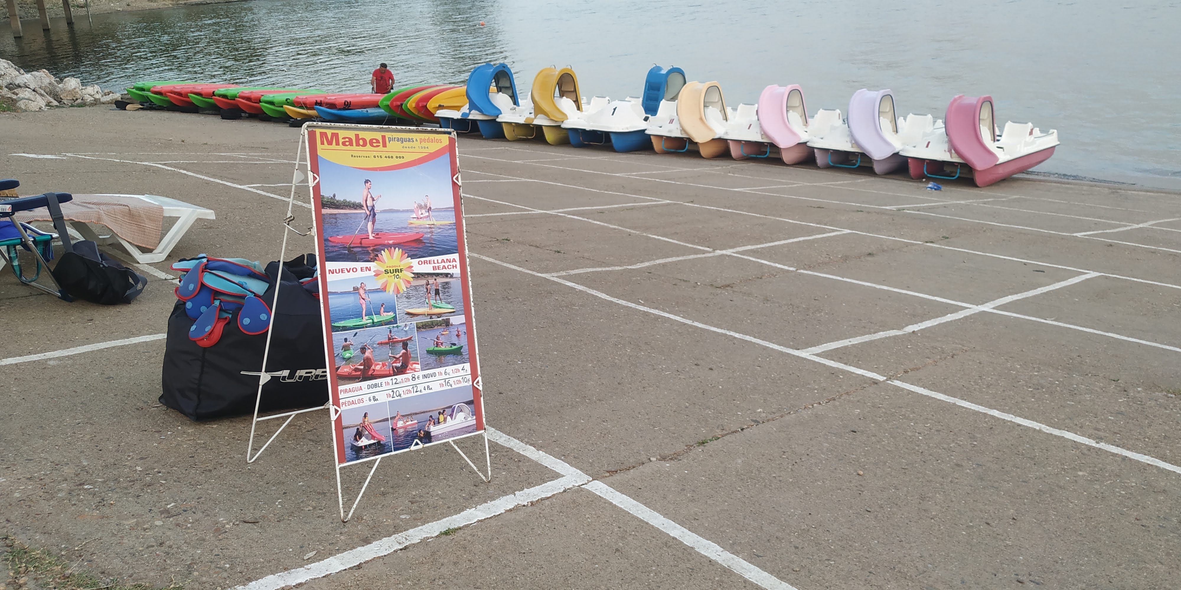 Venta de empresa de alquiler de kayaks y material náutico en Extremadura, España