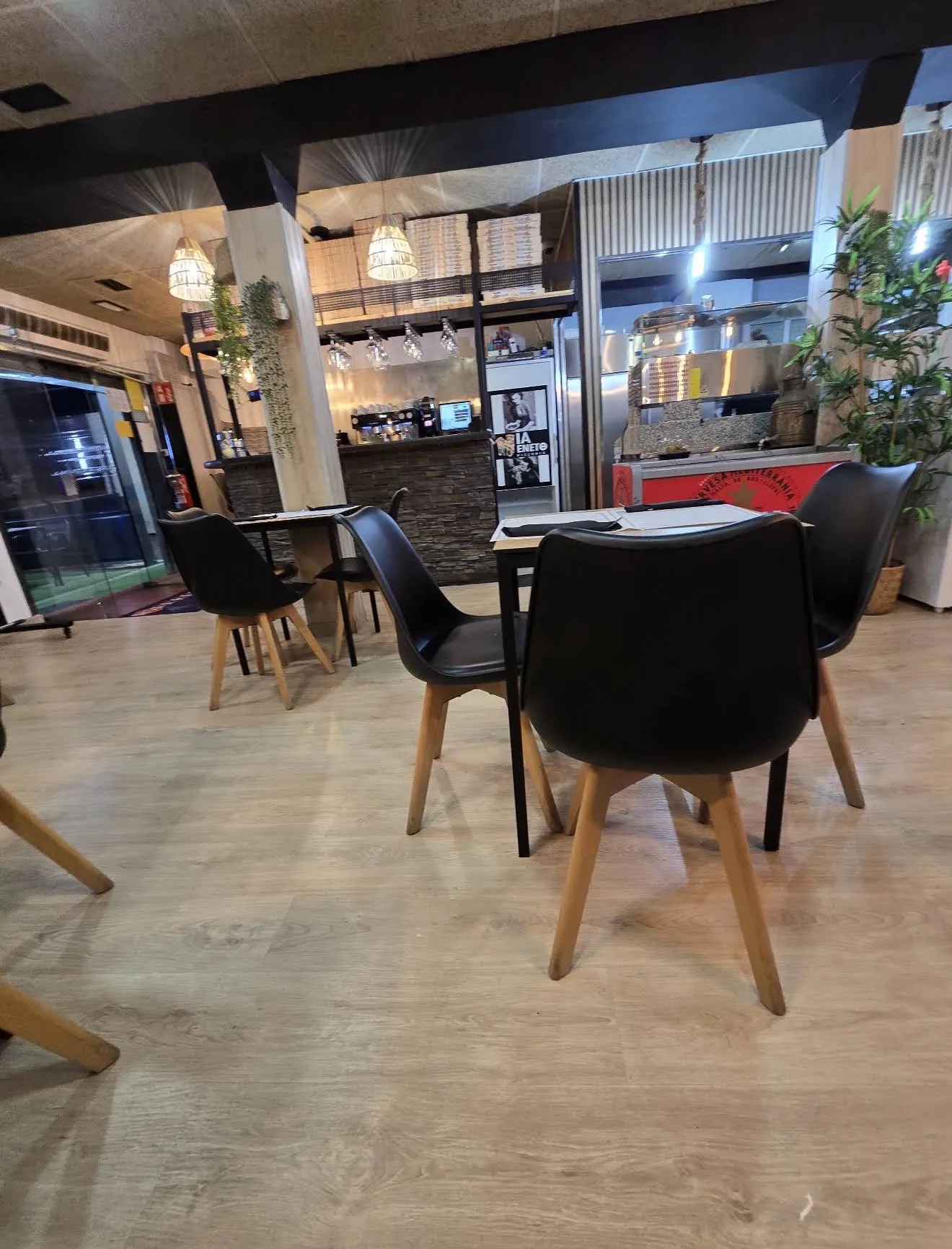 Pizzeria for transfer on Poeta Ramon toruella, Esparreguera