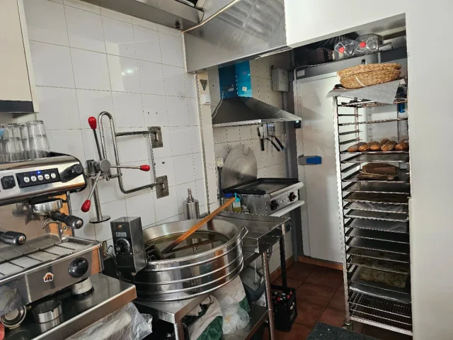 Traspaso de panadería cafetería en Sant joan 94, Palau-Solità i Plegamans