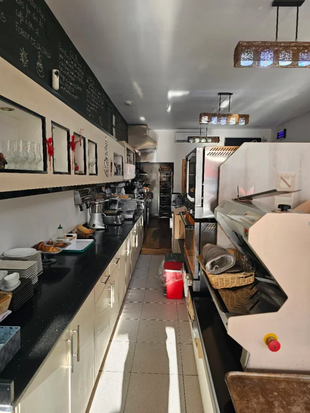 Traspaso de panadería cafetería en Sant joan 94, Palau-Solità i Plegamans