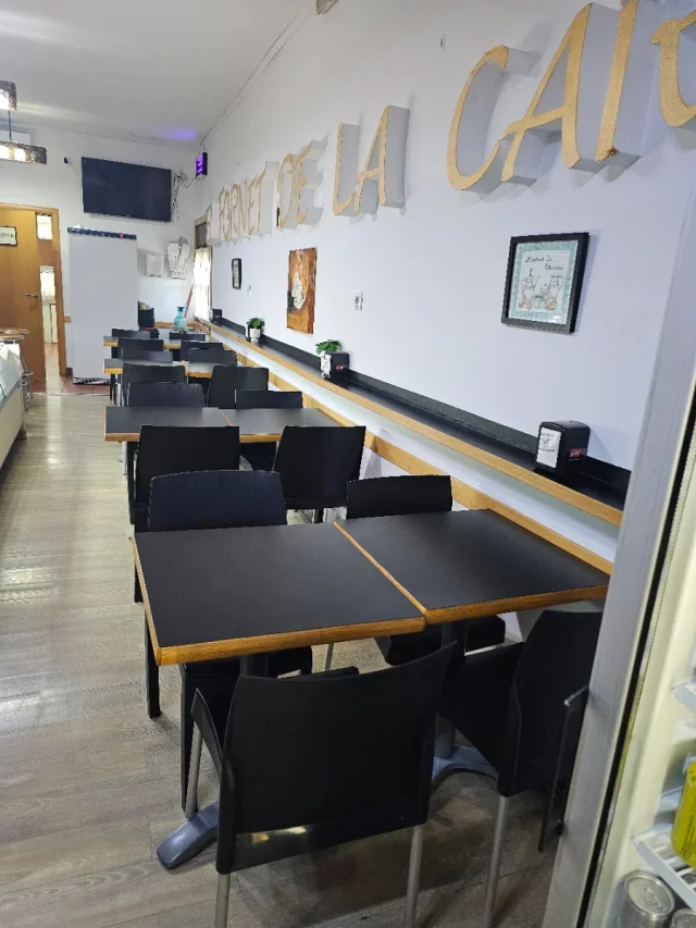 Traspaso de panadería cafetería en Sant joan 94, Palau-Solità i Plegamans