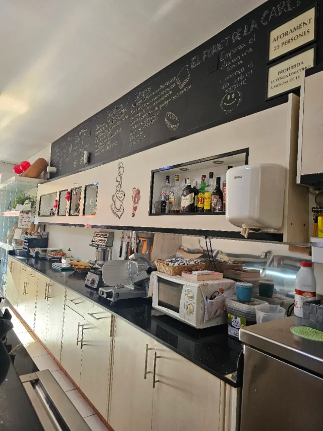 Traspaso de panadería cafetería en Sant joan 94, Palau-Solità i Plegamans