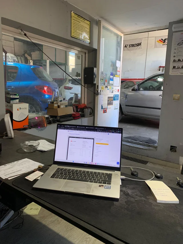 Traspaso de taller mecánico en Polígono Industrial de Estepona, Estepona