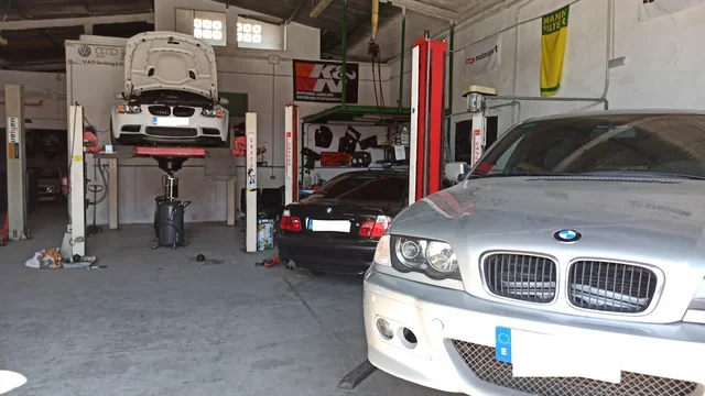 Traspaso de taller mecánico en Polígono Industrial de Estepona, Estepona