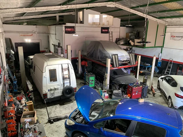 Traspaso de taller mecánico en Polígono Industrial de Estepona, Estepona