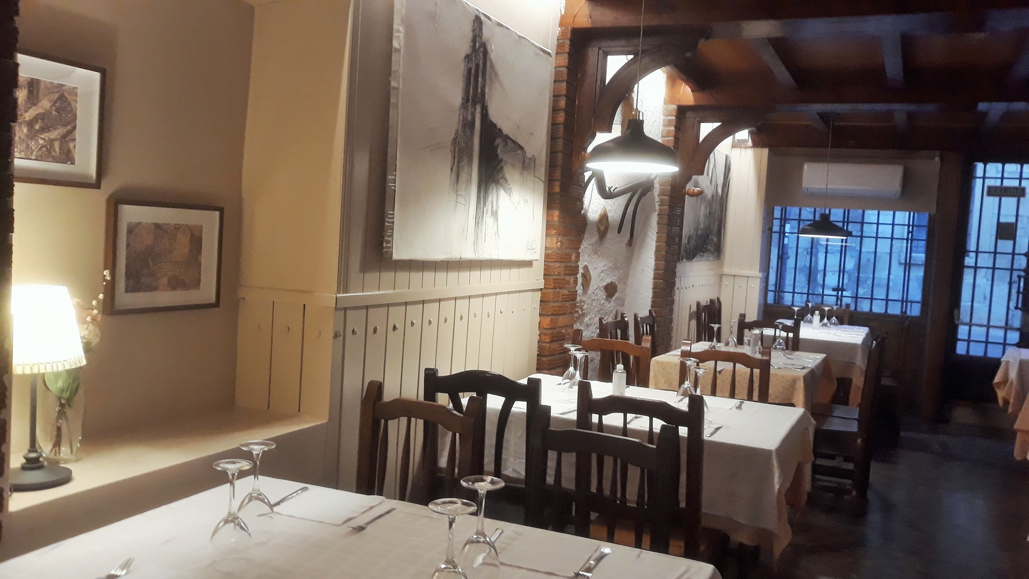 Traspaso de restaurante tradicional en Calle Malacuera, Torrelaguna
