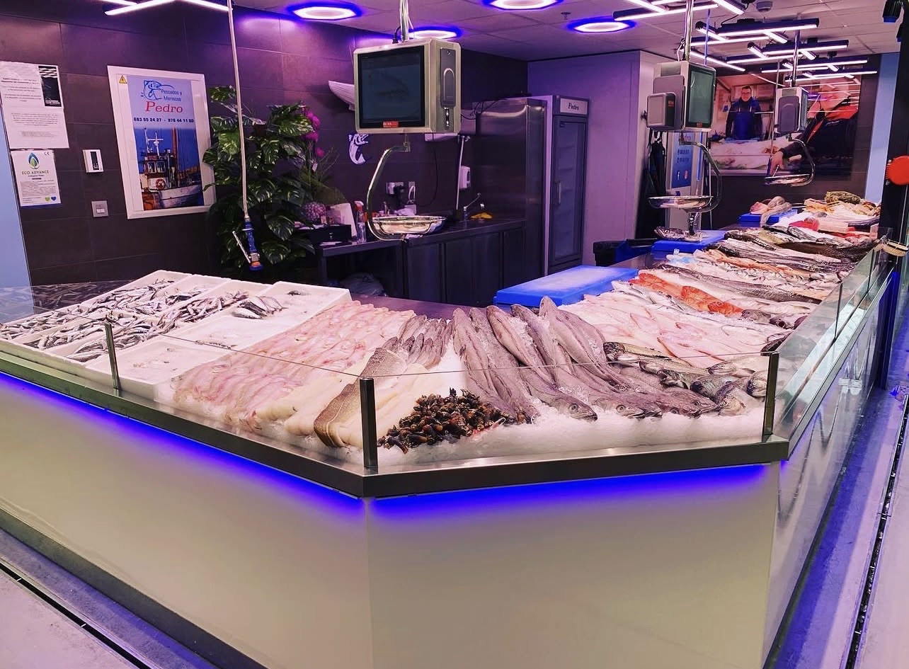 Venta de pescadería en Mercado Central, Zaragoza