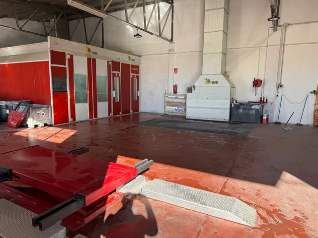Alquiler de taller de carrocería, pintura y mecánica en Avenida Comuneros 69, Morales de Toro
