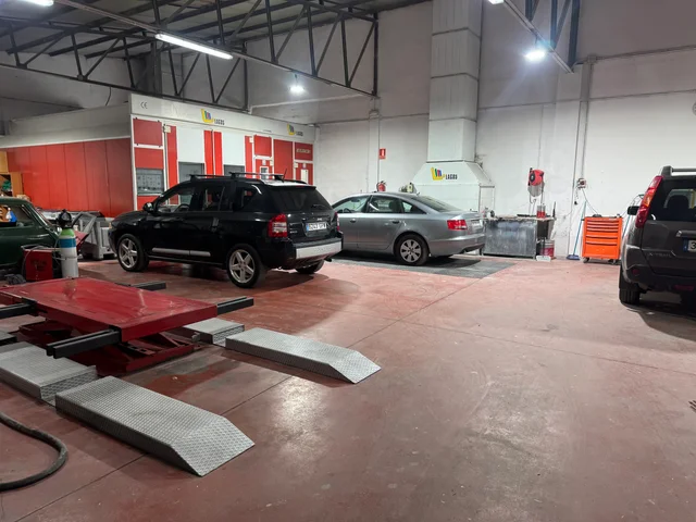 Alquiler de taller de carrocería, pintura y mecánica en Avenida Comuneros 69, Morales de Toro