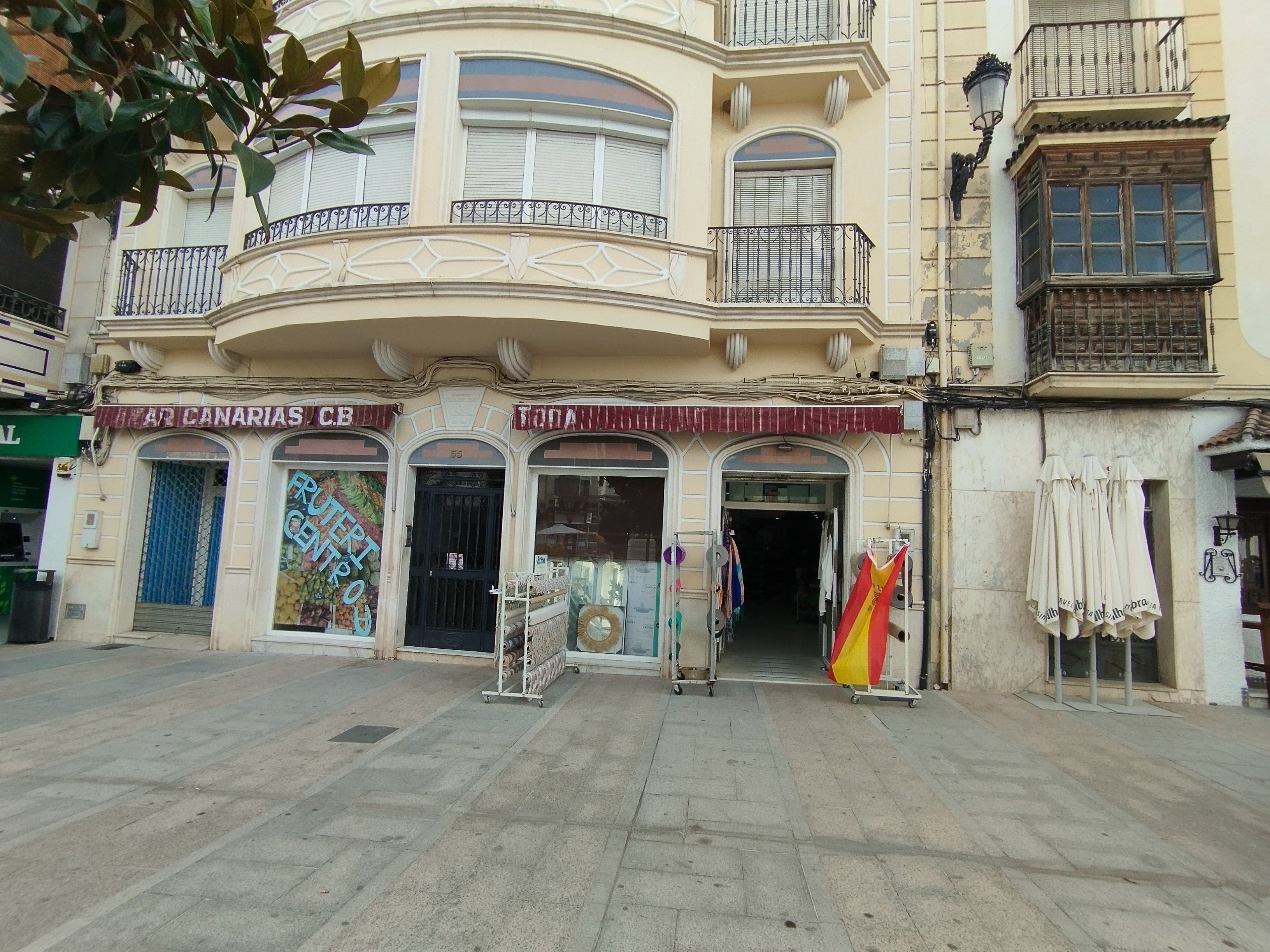 Traspaso de bazar en Calle José Solis 55 bajo local, Cabra