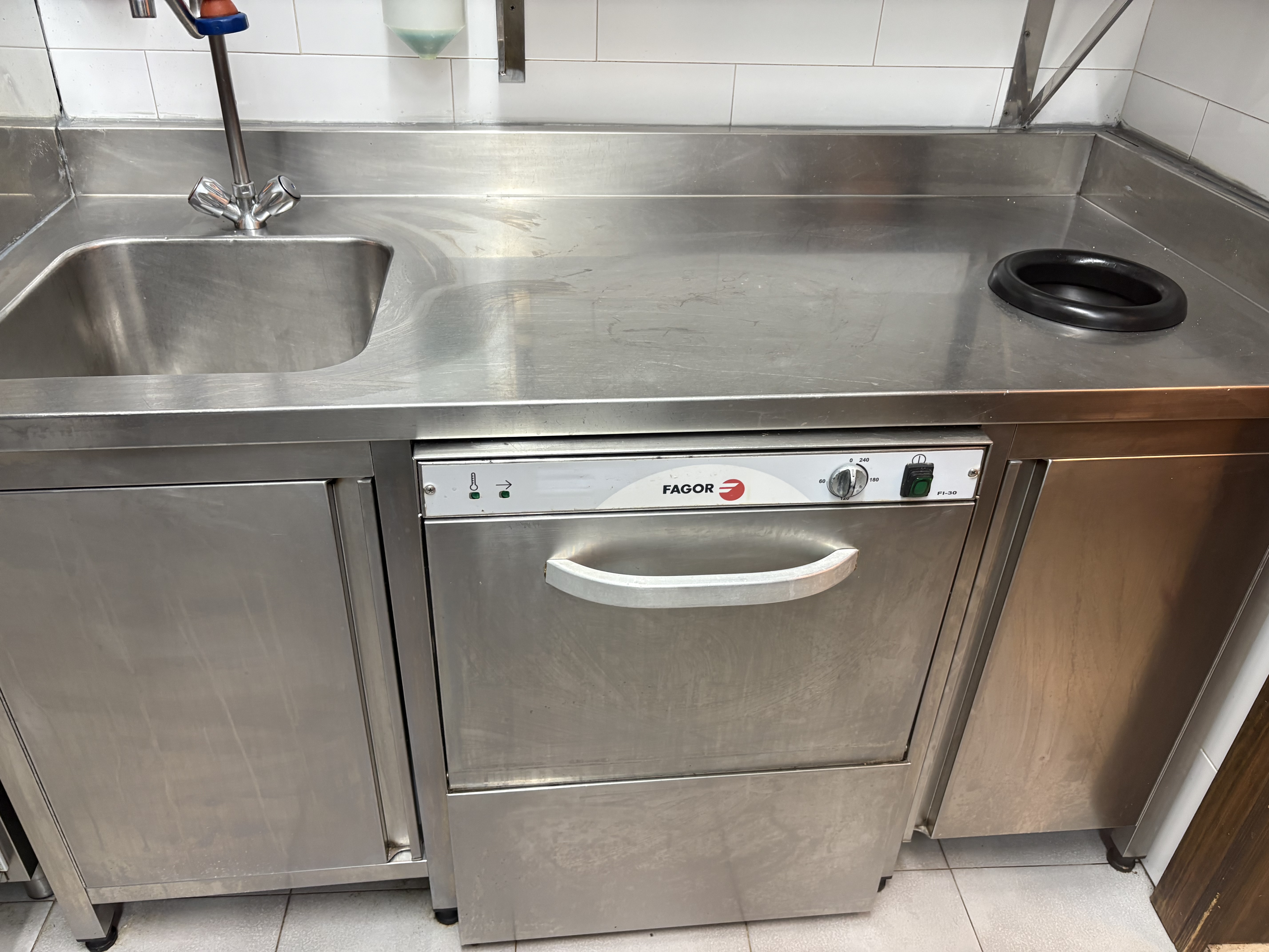 Traspaso de restaurante en Calle Alfolies en Bouzas, Vigo