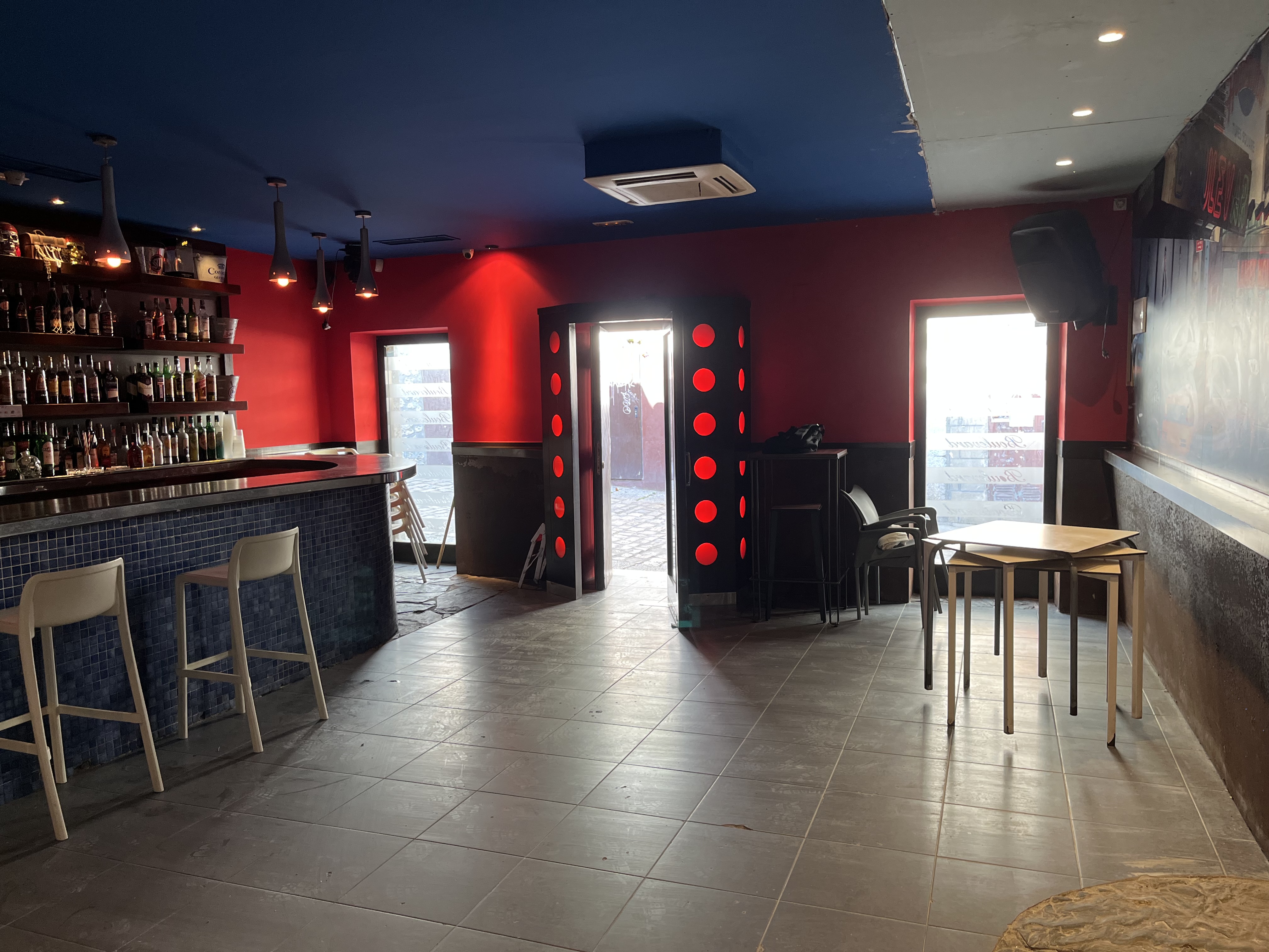 Traspaso de bar cafetería en San Marcial 5, Laredo