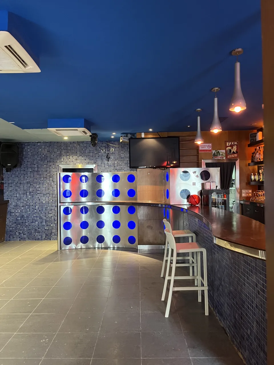 Traspaso de bar cafetería en San Marcial 5, Laredo