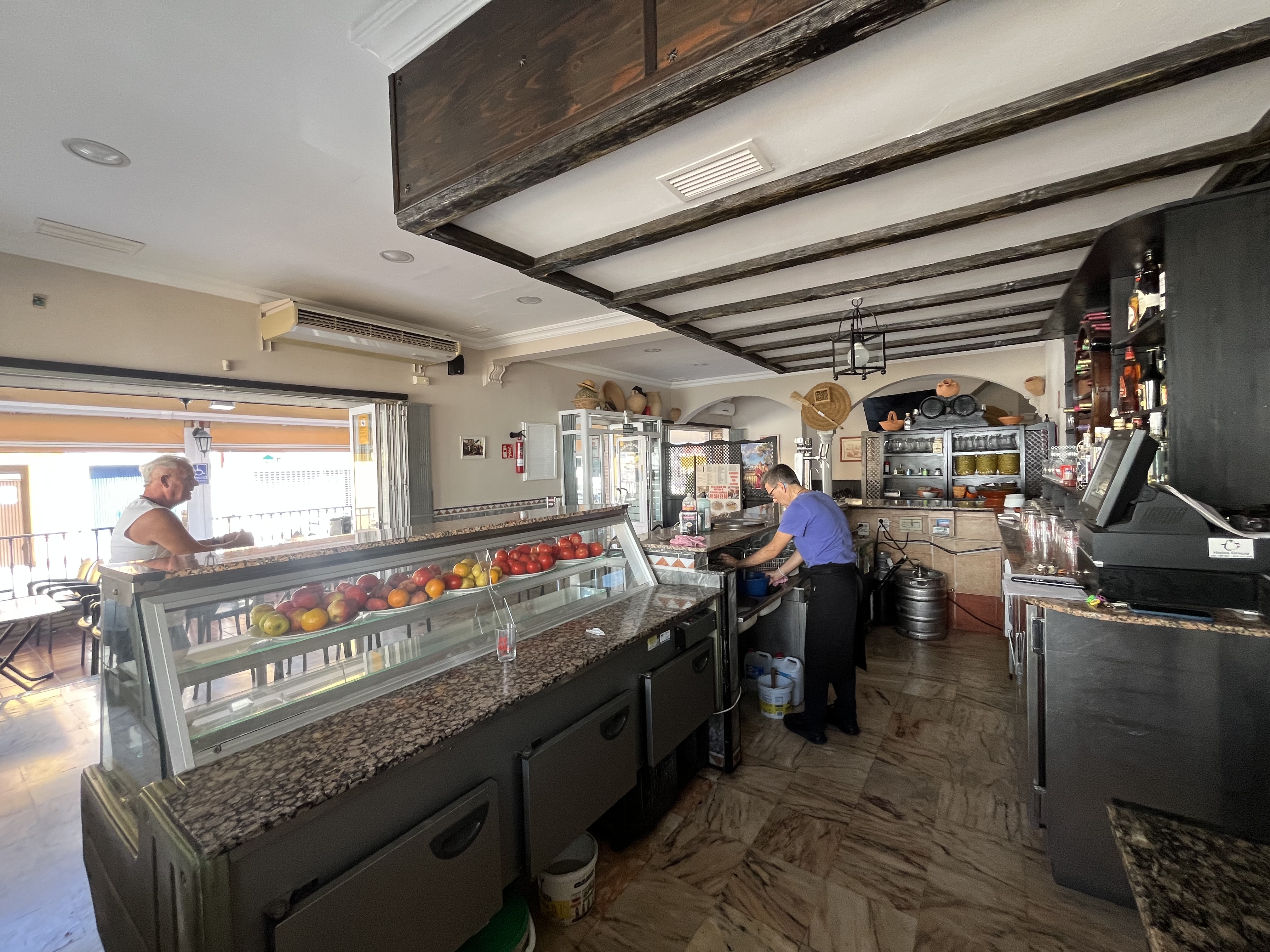 Traspaso de bar en Avenida Antonio Mairena, Sevilla
