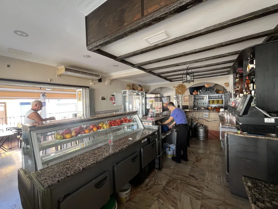 Traspaso de bar en Avenida Antonio Mairena, Sevilla