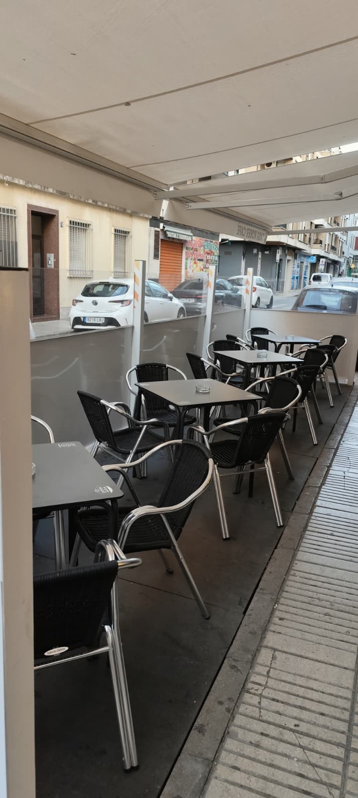 Traspaso de cafetería en Hort dels Frares 55, Alzira