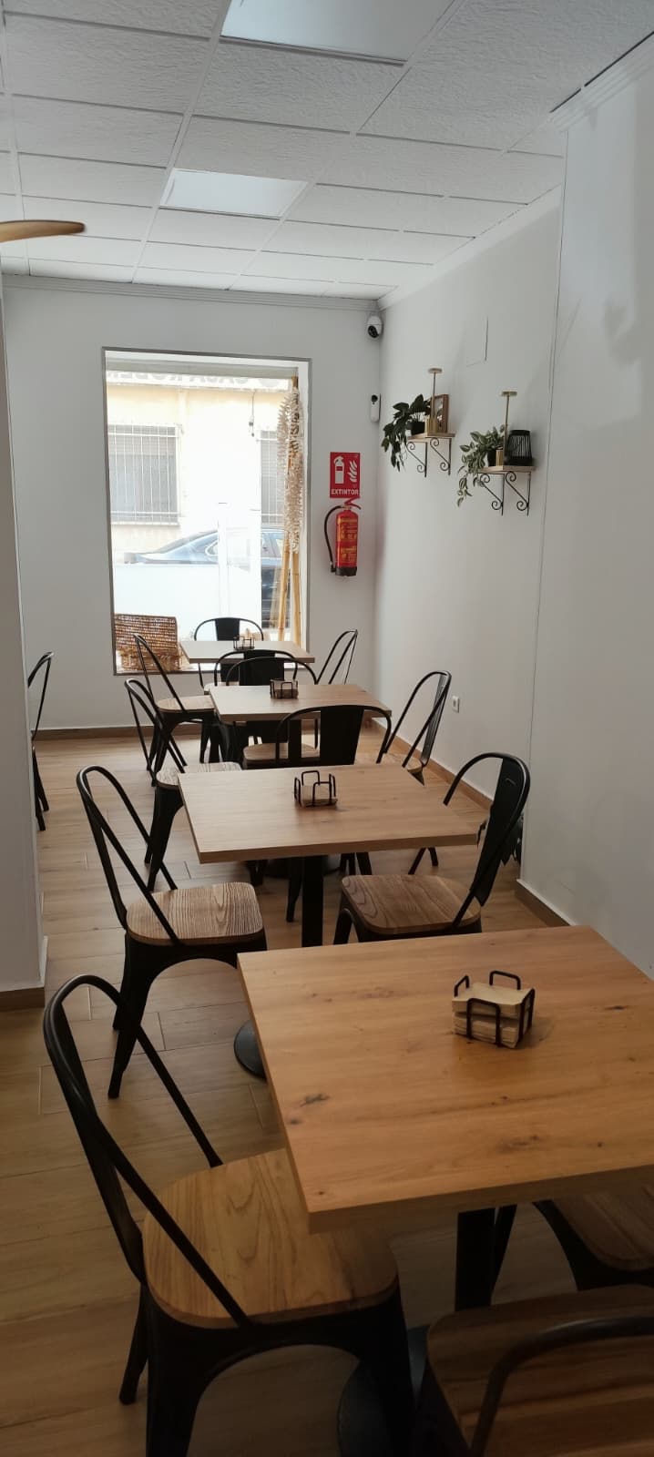 Traspaso de cafetería en Hort dels Frares 55, Alzira