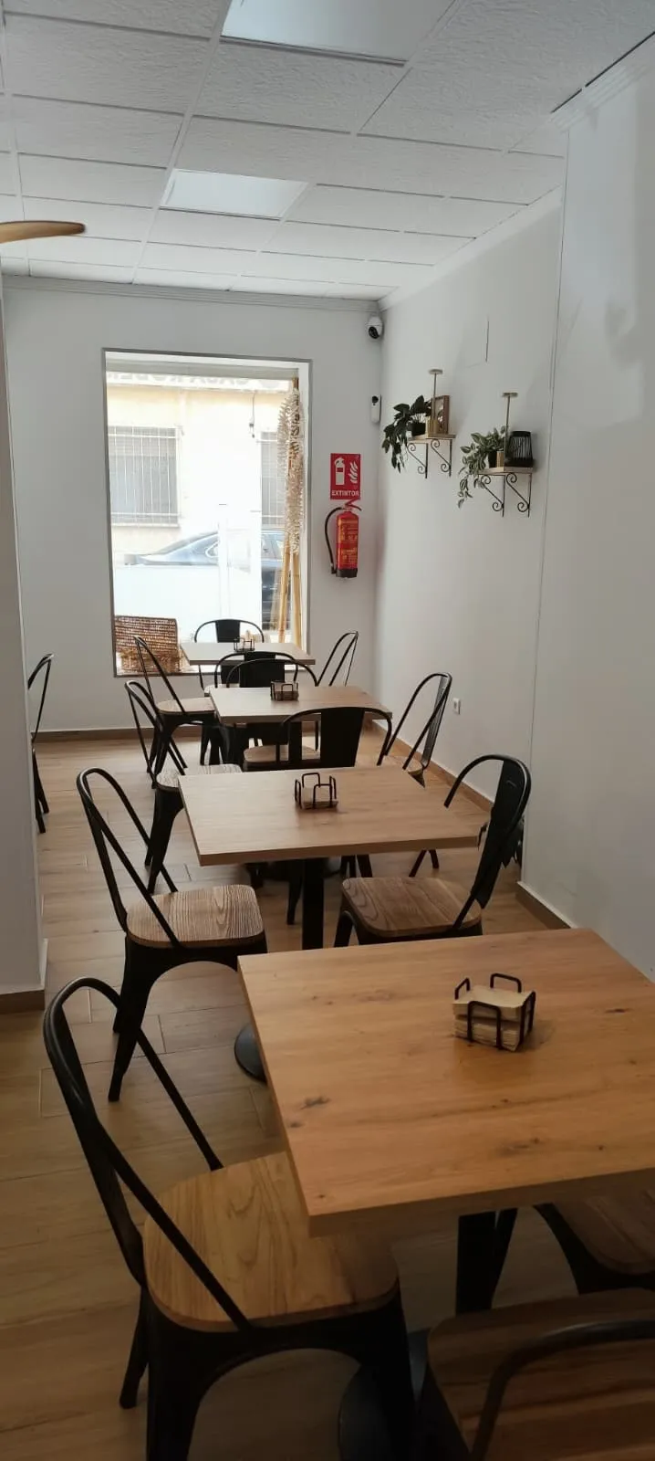Traspaso de cafetería en Hort dels Frares 55, Alzira