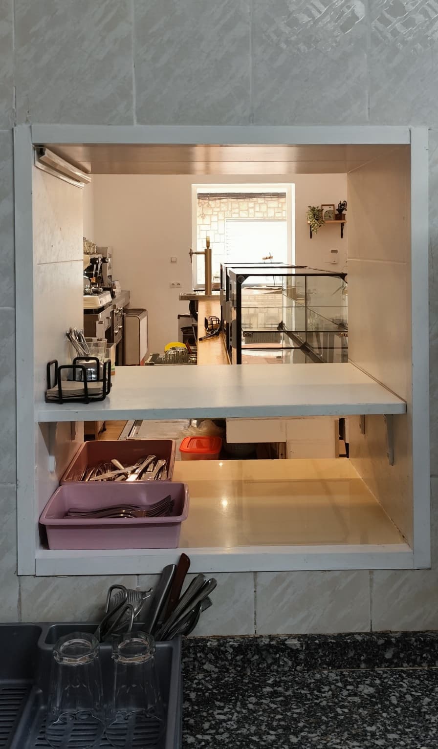 Traspaso de cafetería en Hort dels Frares 55, Alzira
