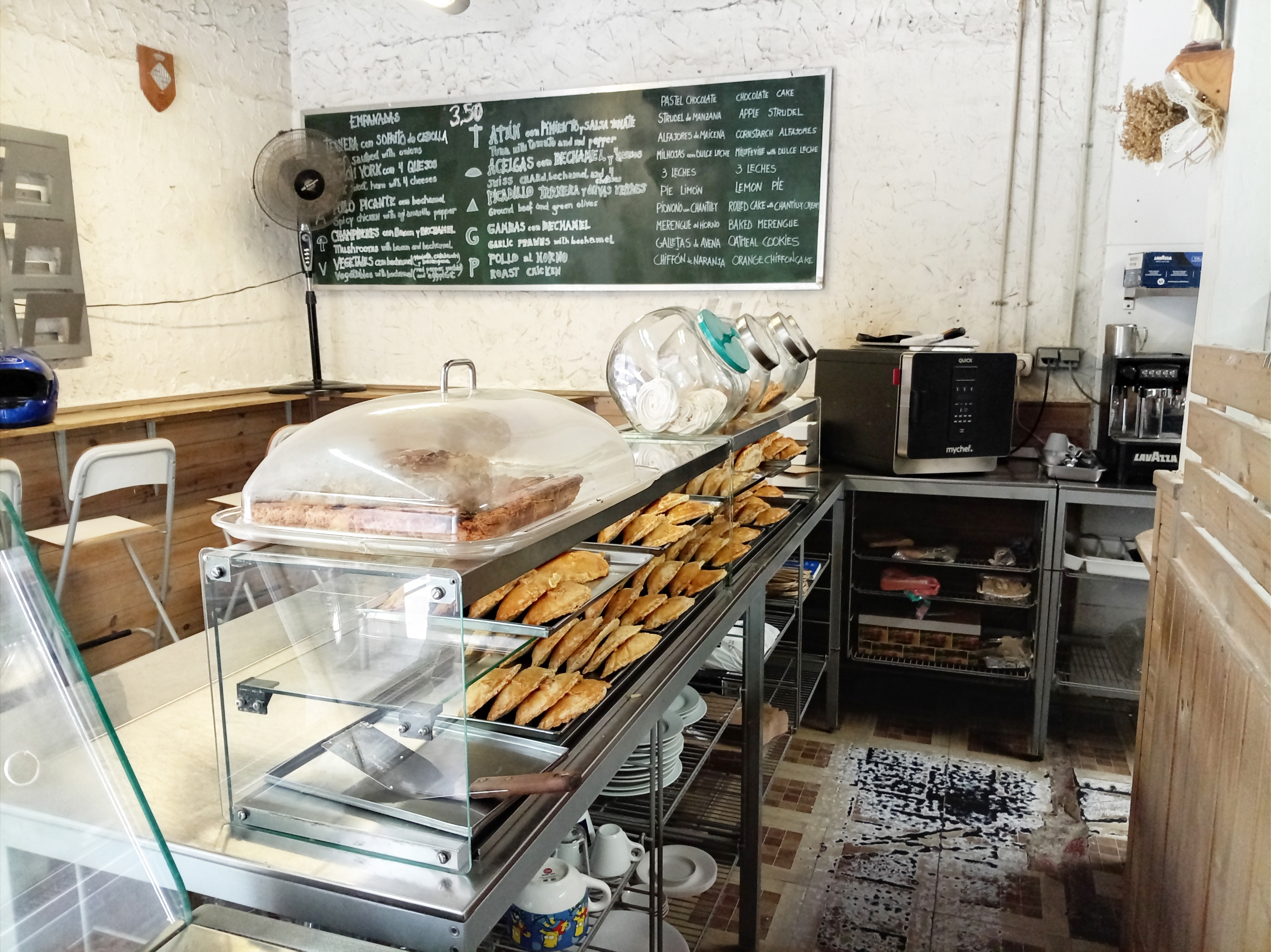 Traspaso de bar restaurante en Carrer de l'Alcalde de Móstoles, Baix Guinardó, Barcelona