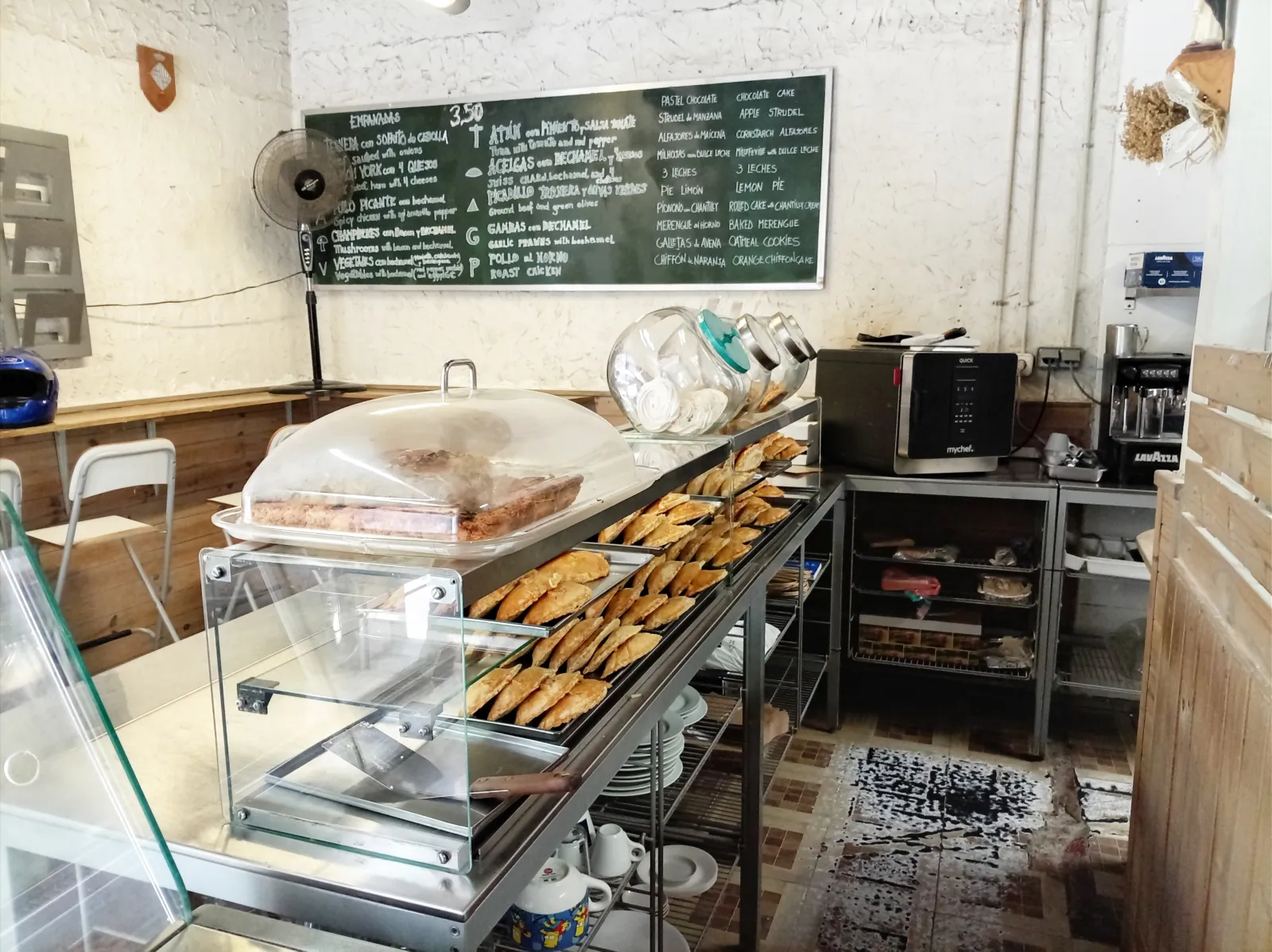 Traspaso de bar restaurante en Carrer de l'Alcalde de Móstoles, Baix Guinardó, Barcelona