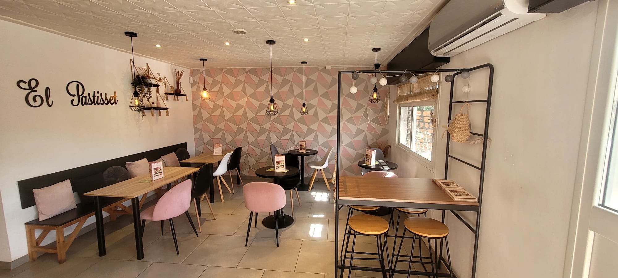 Traspaso de cafetería y pastelería en Sector port emporda, Empuriabrava