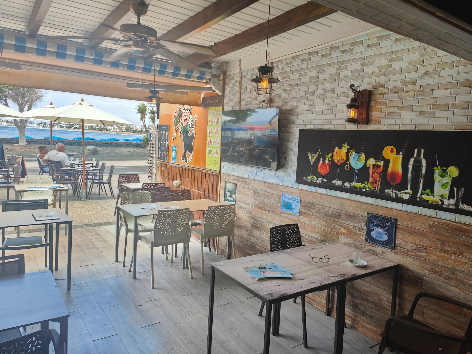 Café bar for transfer on Avenida las playas, Tias