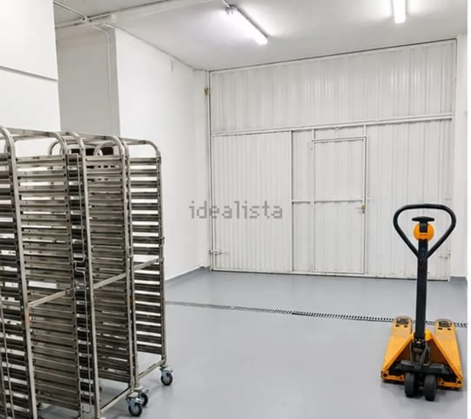 Traspaso de pastelería en Camino de las Hormigueras, Madrid
