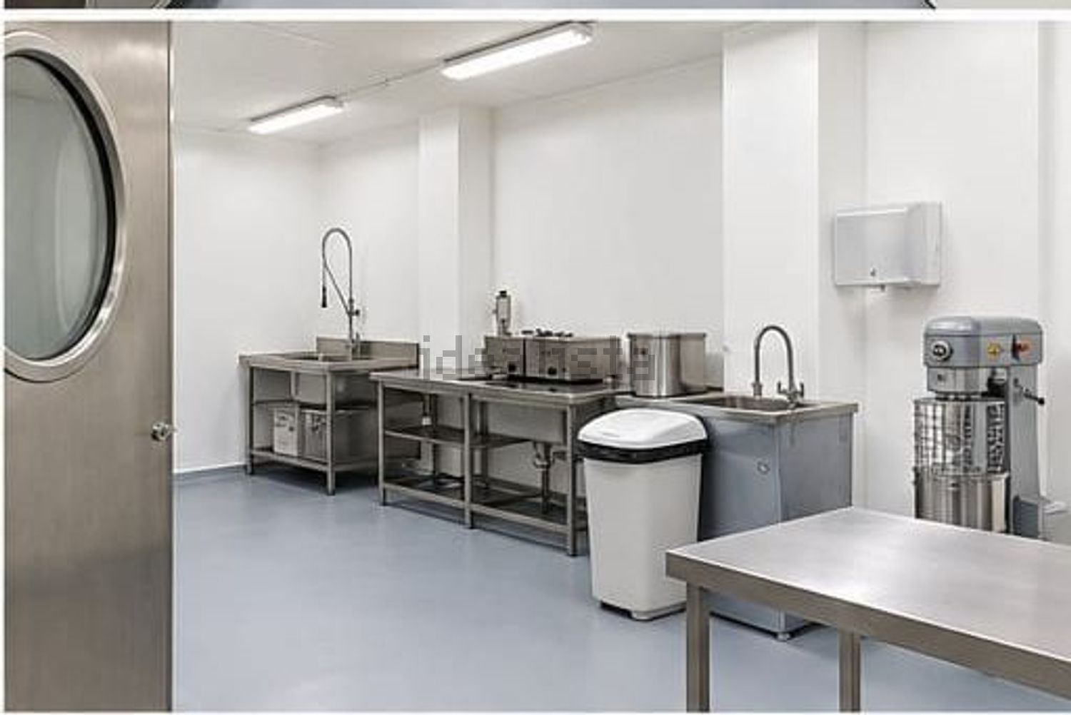 Bakery for transfer on Camino de las Hormigueras, Madrid