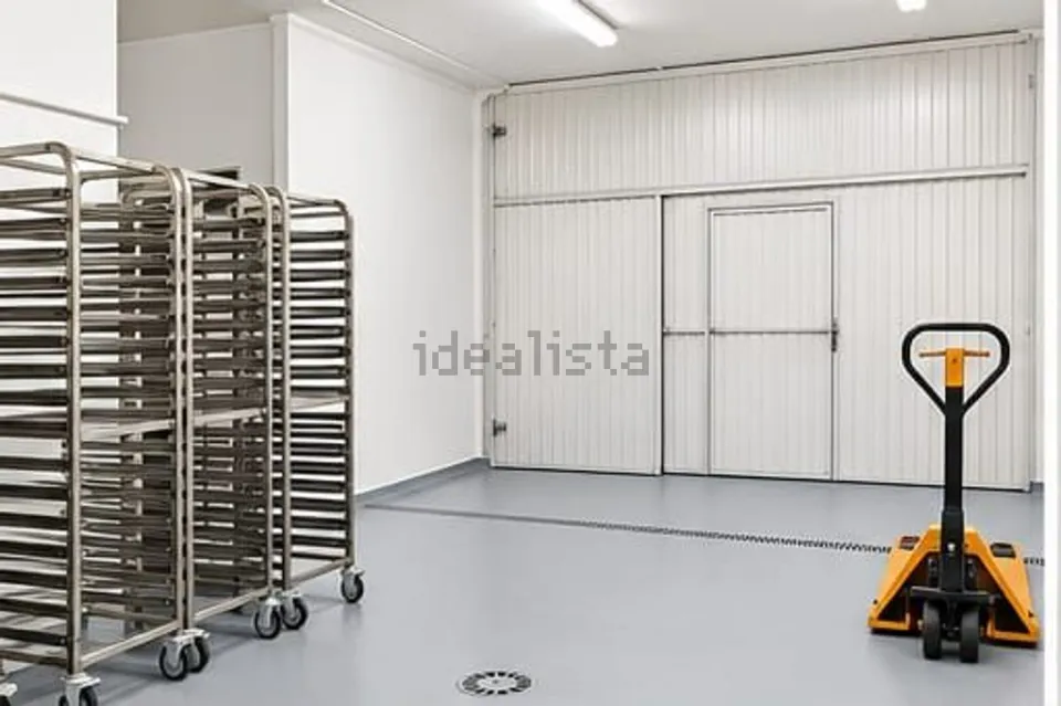 Traspaso de pastelería en Camino de las Hormigueras, Madrid