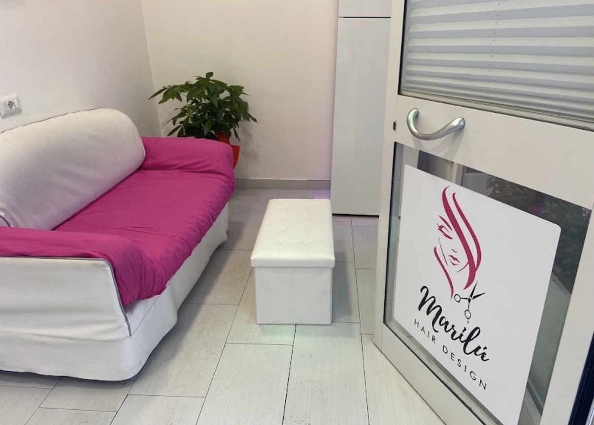 Hair salon for transfer in Striano, Italy