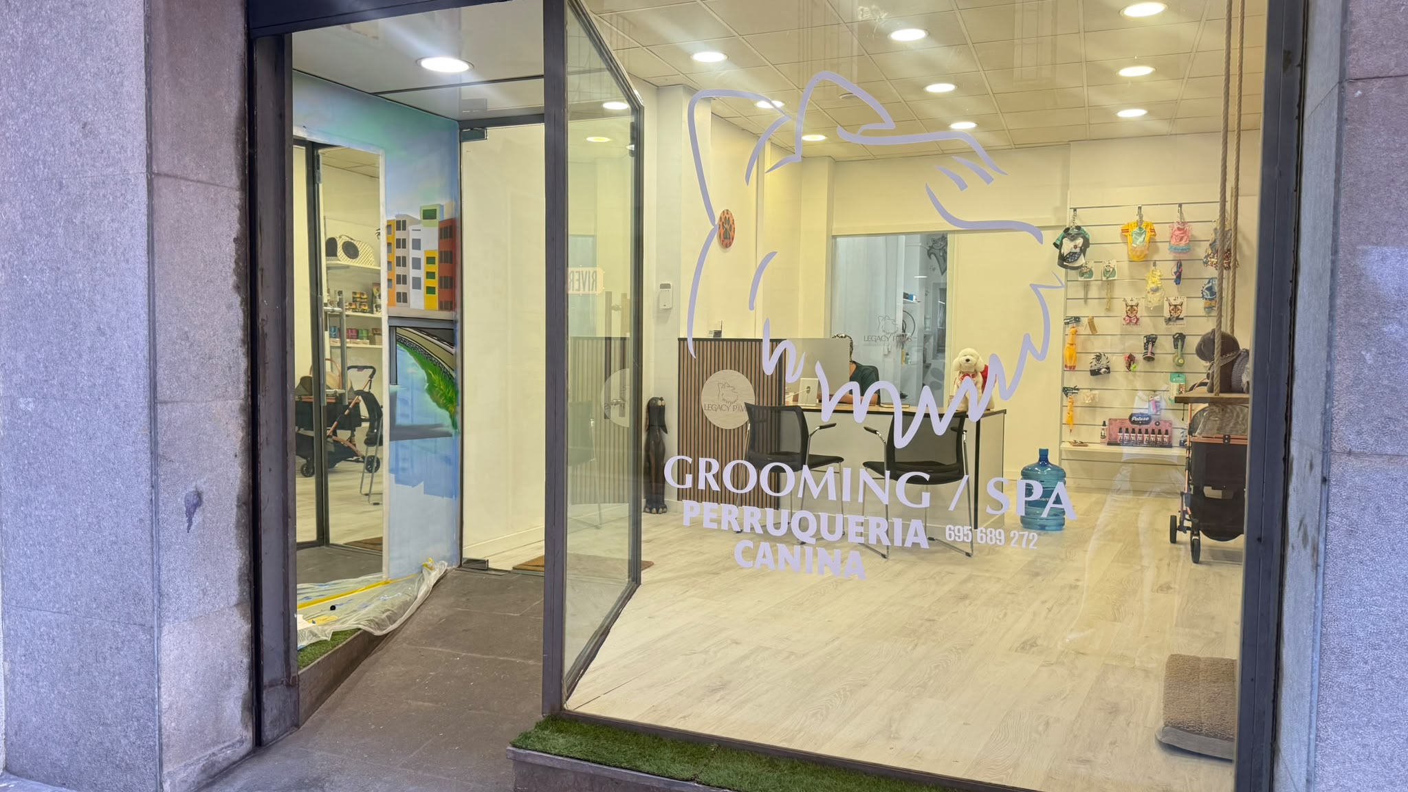 Hundesalon zur Übernahme in der Carrer de la Barca, Girona