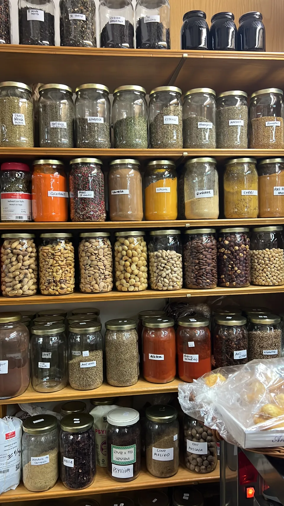 Traspaso de tienda de alimentación a granel en Barcelona, España