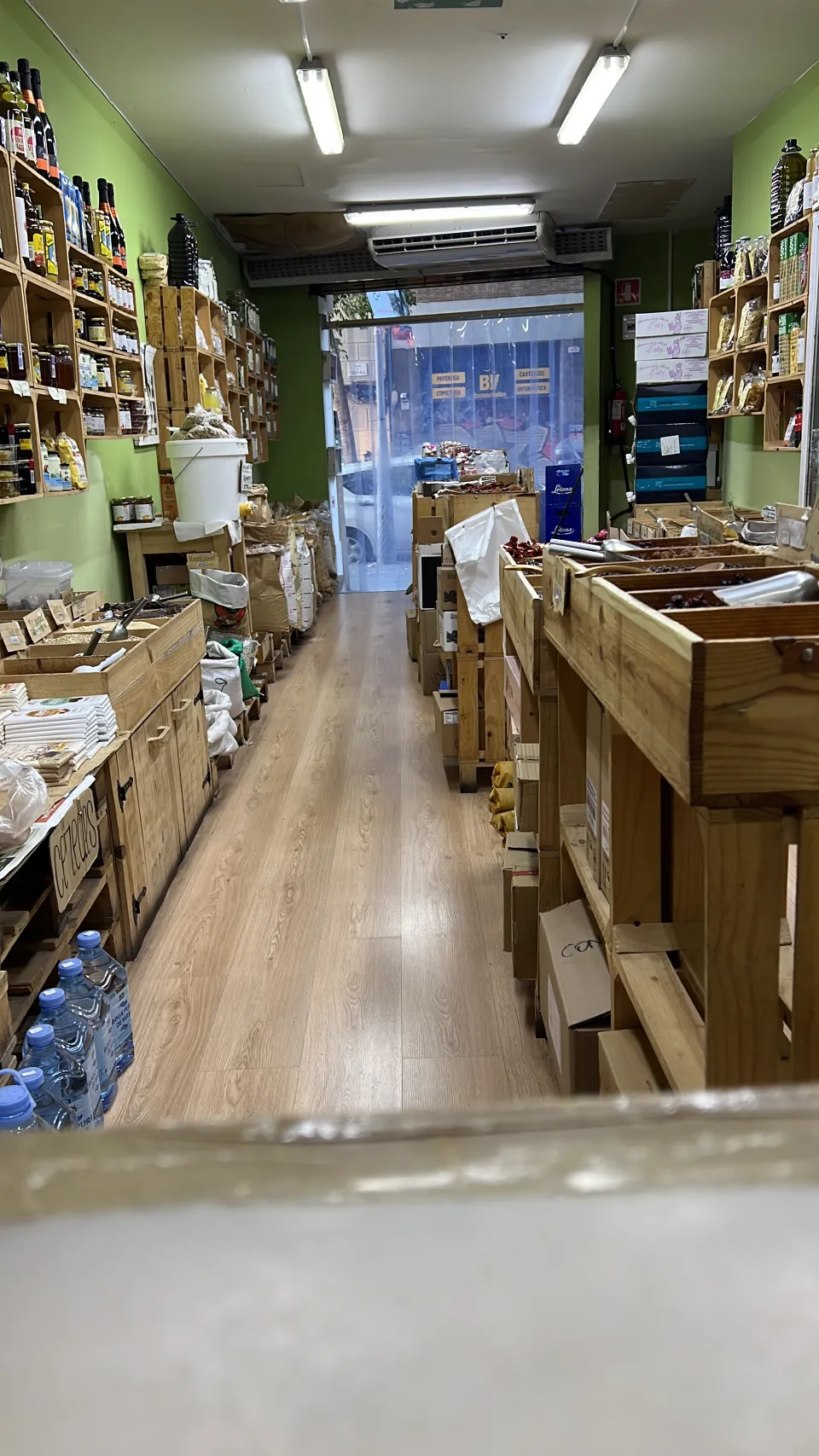 Traspaso de tienda de alimentación a granel en Barcelona, España
